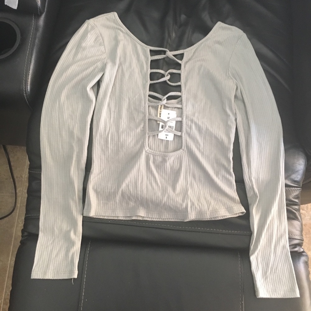 NWT - Emma & Sam long sleeve top